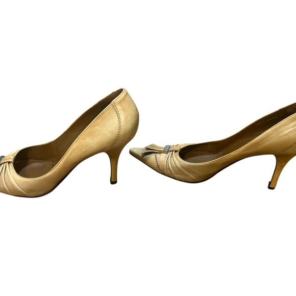 Sergio Rossi Made in Italy Leather Heels Sz 41 | Beige Pointed Toe - Picture 5 of 8